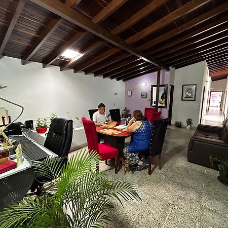 Hostel Urban City Меделин Екстериор снимка