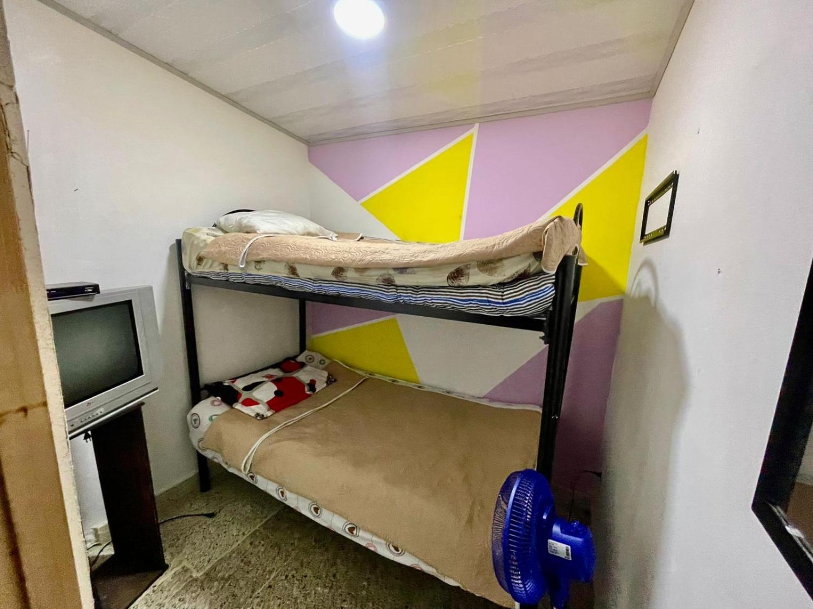 Hostel Urban City Меделин Екстериор снимка