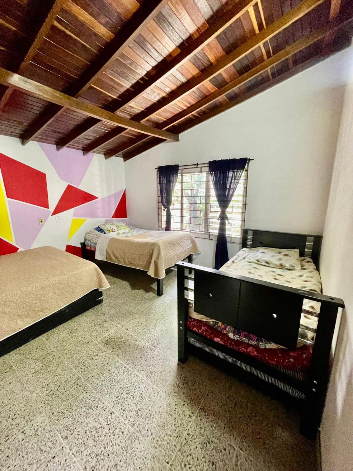 Hostel Urban City Меделин Екстериор снимка